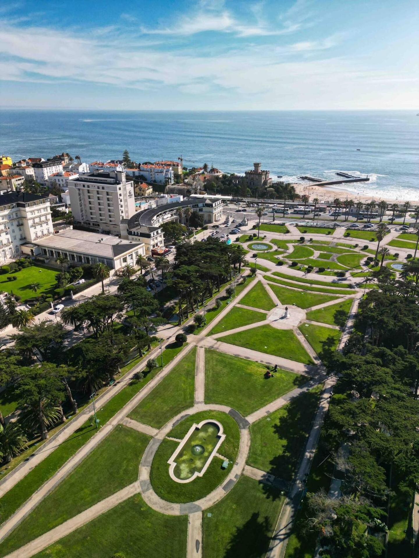 Sea View W Balcony 2 Mins Walk To Beach & Casino Apartment Estoril Exterior photo